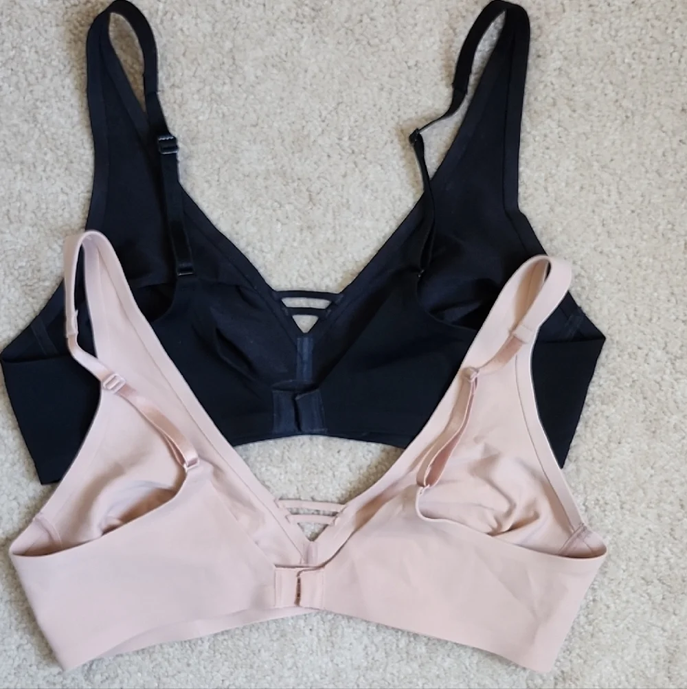 Pair of Soma Essentials Unlined Wireless Bras 36B - Picture 2 of 4